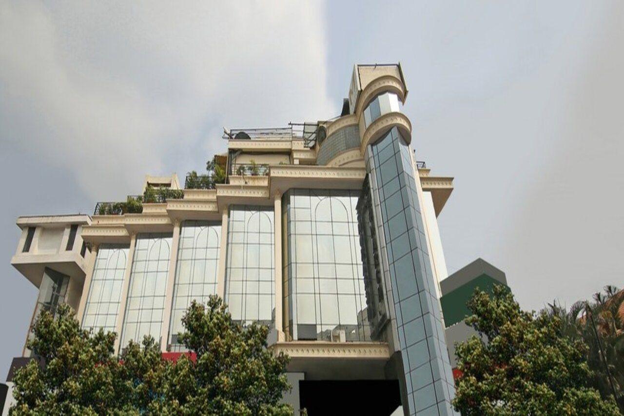 Monarch Brigade Road Hotel Бангалор Екстериор снимка
