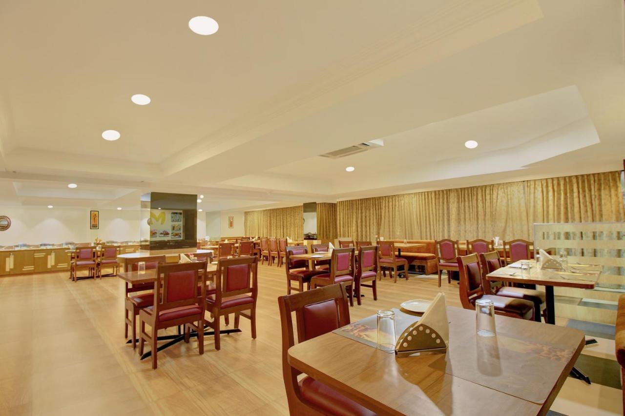 Monarch Brigade Road Hotel Бангалор Екстериор снимка