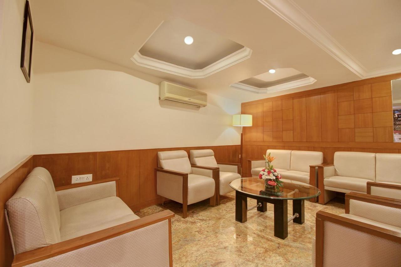 Monarch Brigade Road Hotel Бангалор Екстериор снимка