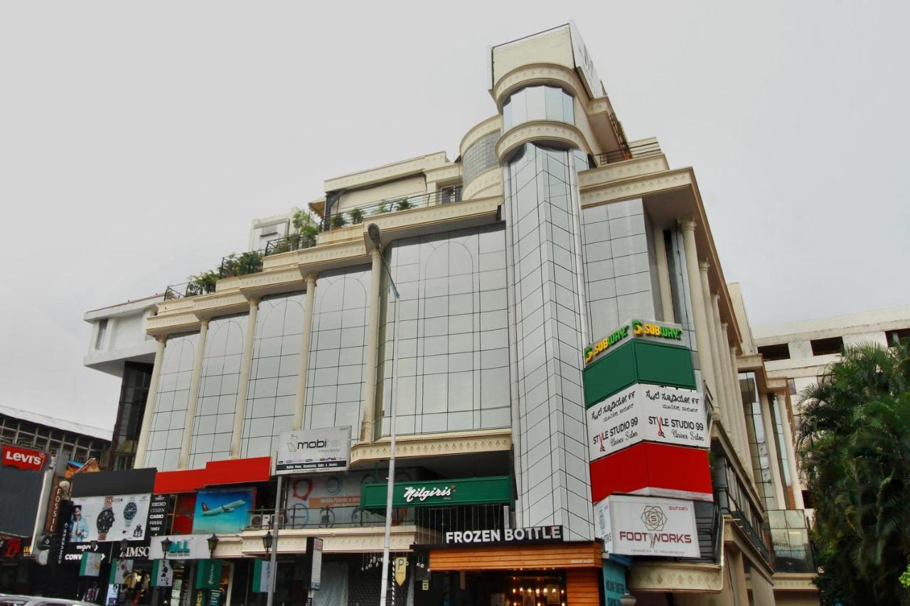 Monarch Brigade Road Hotel Бангалор Екстериор снимка