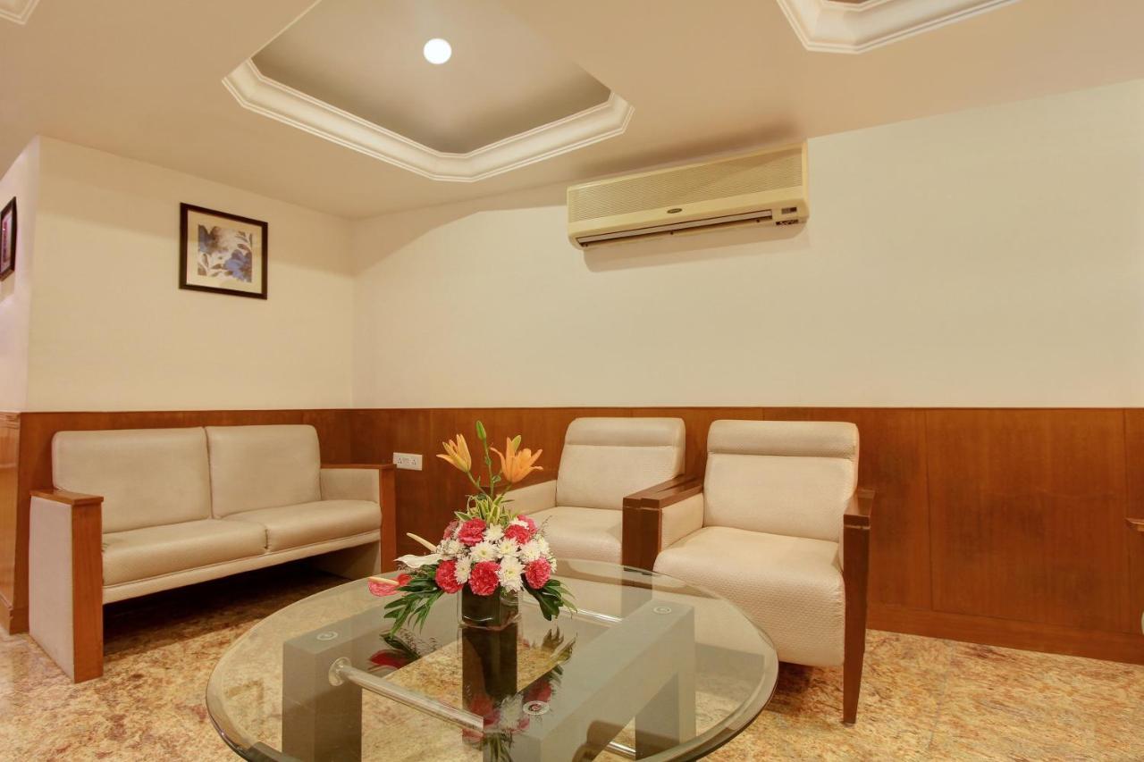 Monarch Brigade Road Hotel Бангалор Екстериор снимка