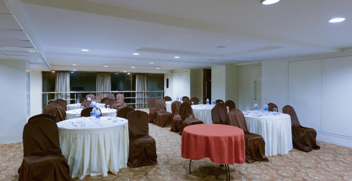 Monarch Brigade Road Hotel Бангалор Екстериор снимка