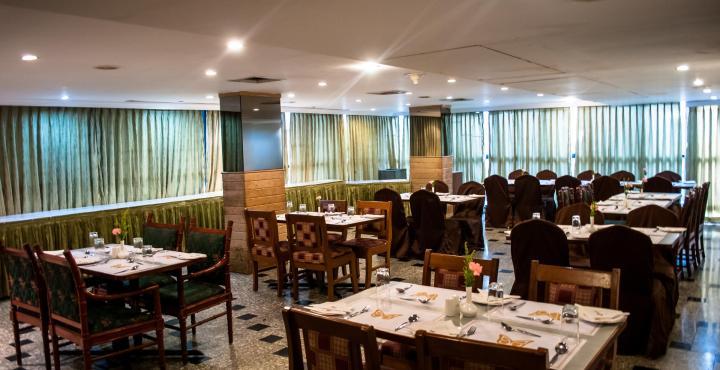 Monarch Brigade Road Hotel Бангалор Екстериор снимка