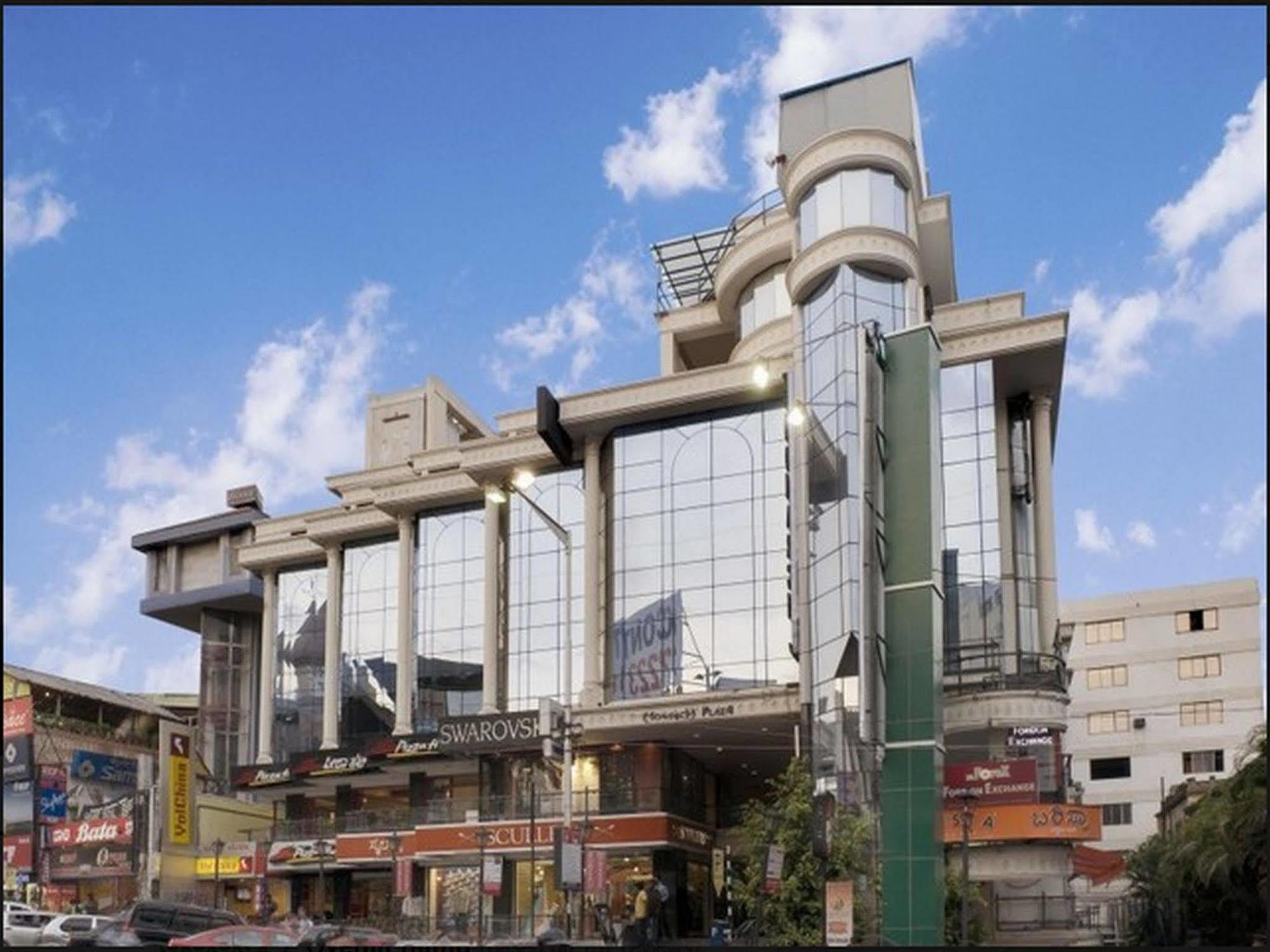 Monarch Brigade Road Hotel Бангалор Екстериор снимка