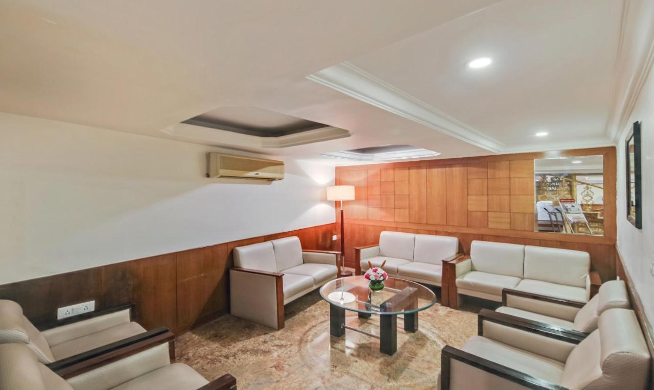 Monarch Brigade Road Hotel Бангалор Екстериор снимка