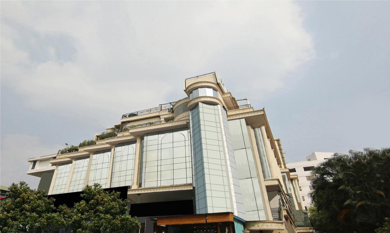 Monarch Brigade Road Hotel Бангалор Екстериор снимка