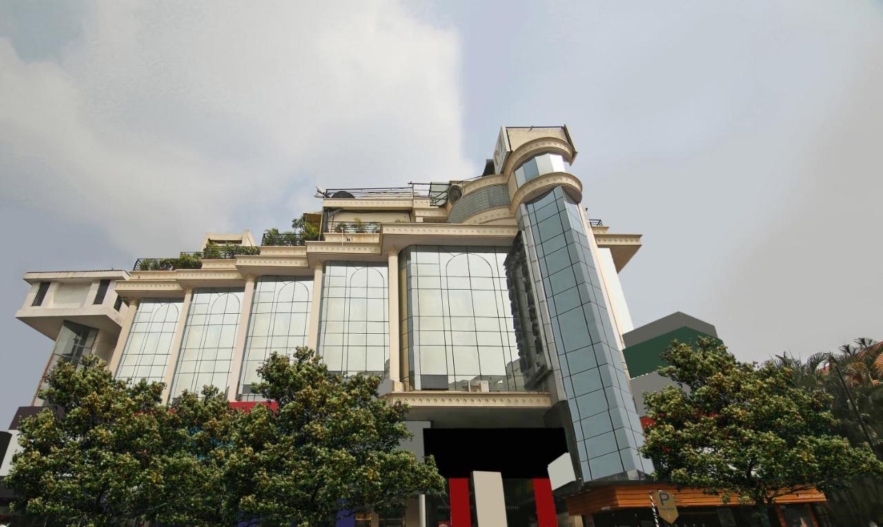 Monarch Brigade Road Hotel Бангалор Екстериор снимка